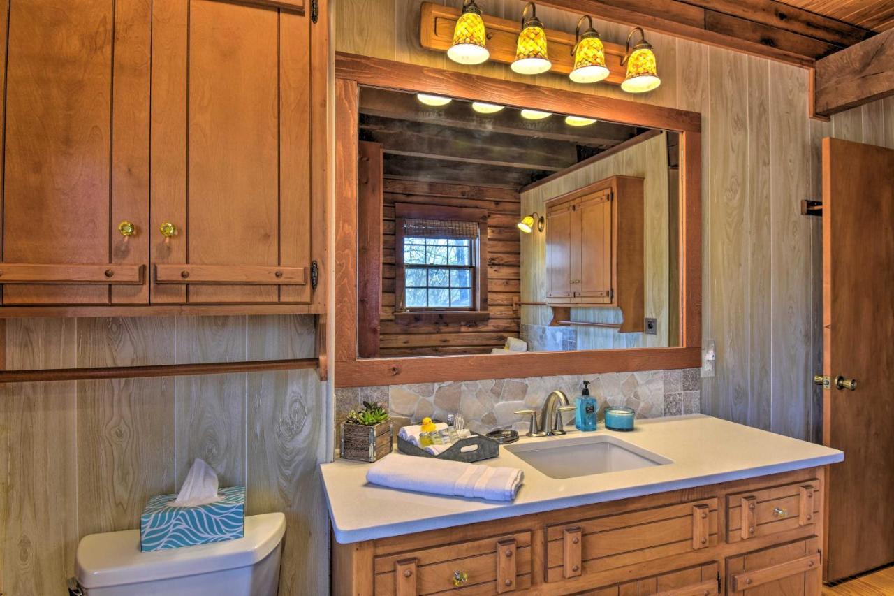 Luxury Pearcy Cabin With 5 Private Acres And Hot Tub! Luaran gambar
