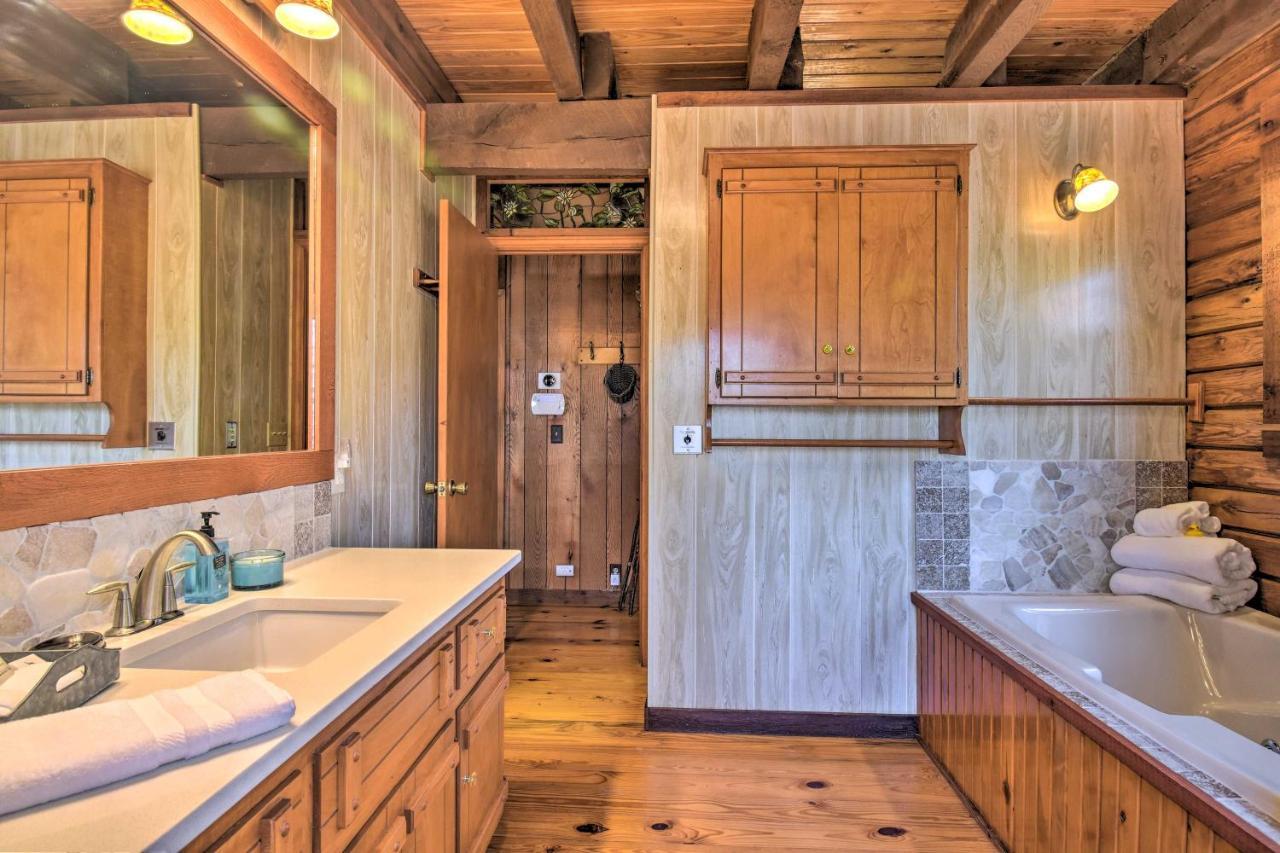 Luxury Pearcy Cabin With 5 Private Acres And Hot Tub! Luaran gambar